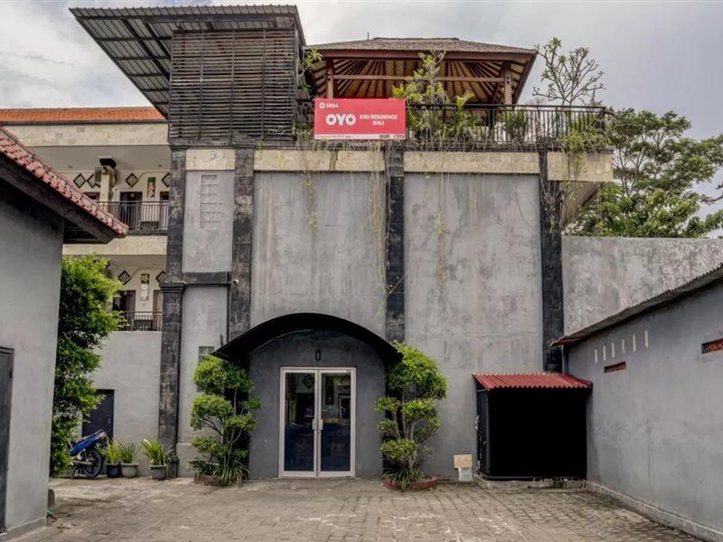 Super Oyo 3904 Kiki Residence Bali Легиан Екстериор снимка
