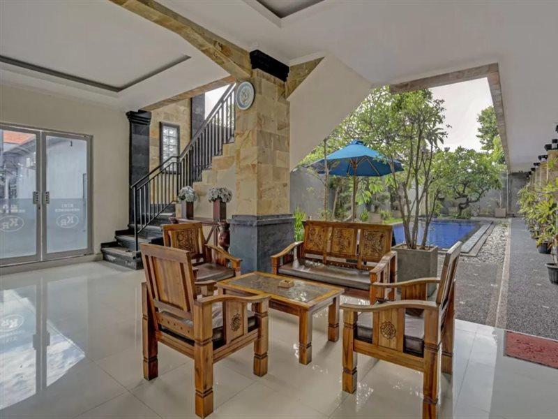 Super Oyo 3904 Kiki Residence Bali Легиан Екстериор снимка