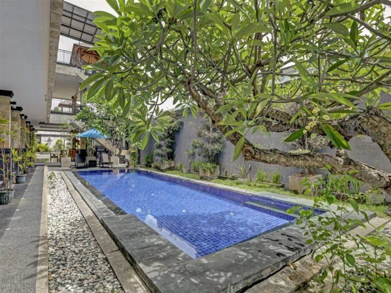 Super Oyo 3904 Kiki Residence Bali Легиан Екстериор снимка