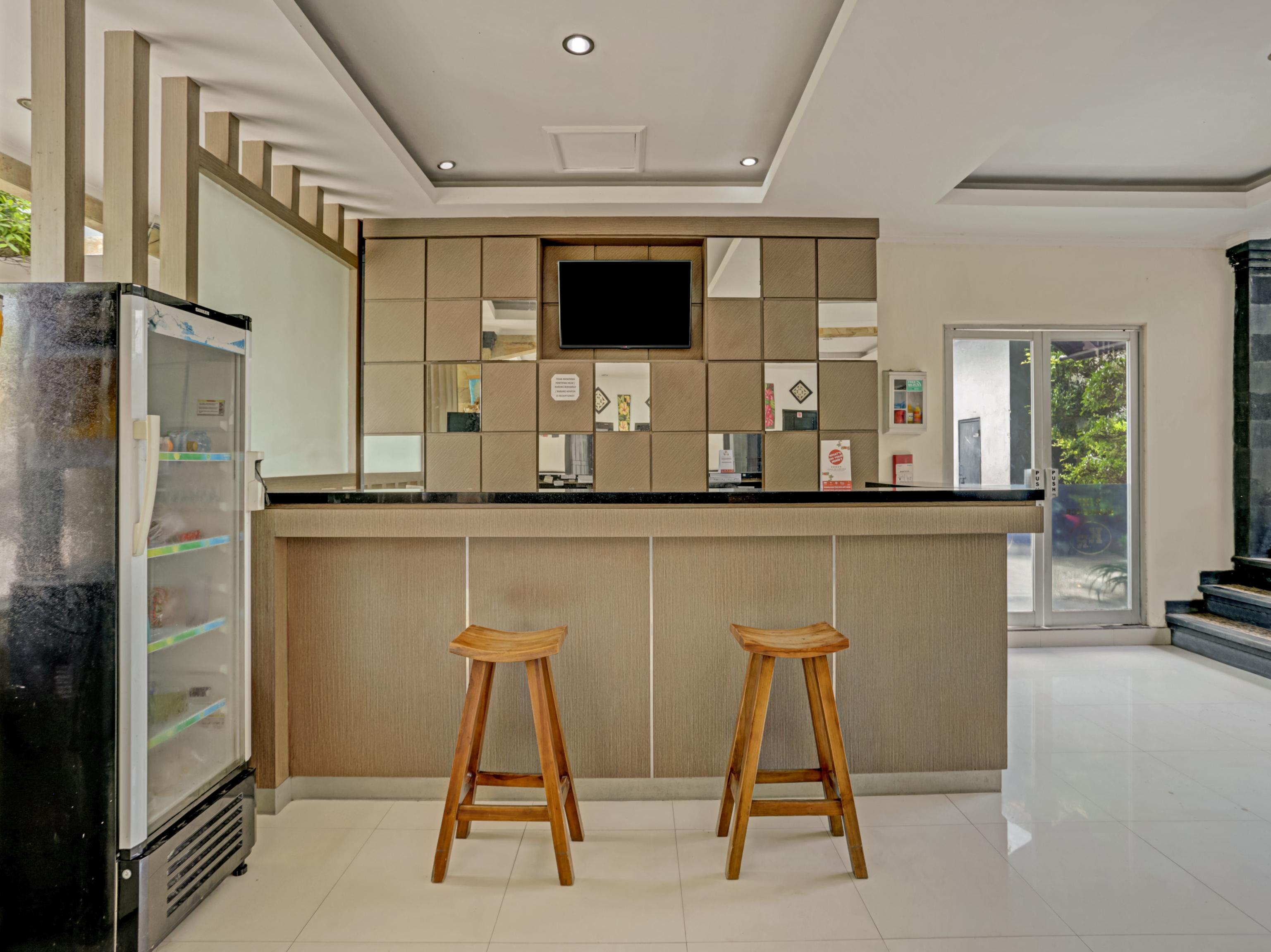 Super Oyo 3904 Kiki Residence Bali Легиан Екстериор снимка